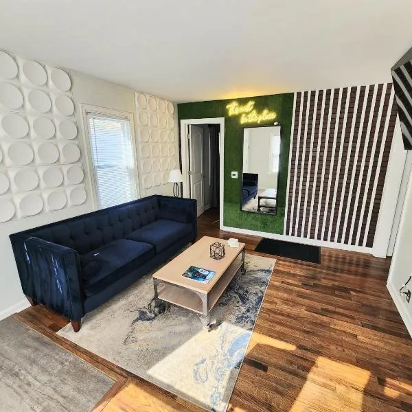 Newly Updated - Bungalow Bliss, отель в Индианаполисе