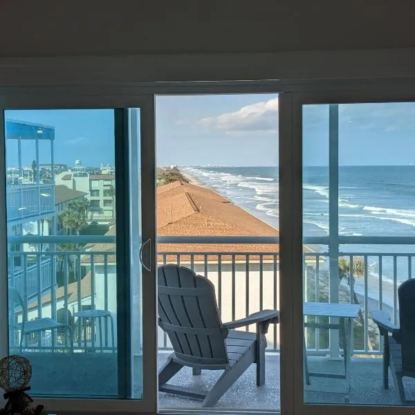 Oceanfront 2Br-2B in Satellite Beach - Ocean Views, hotel in Satellite Beach