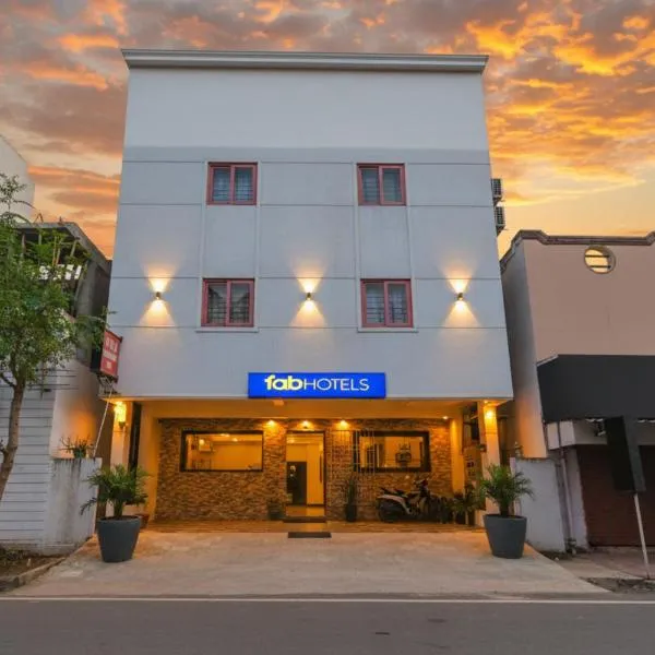 FabHotel VRJ Residency - 500M from Chennai Trade Center, hotel in Chennai