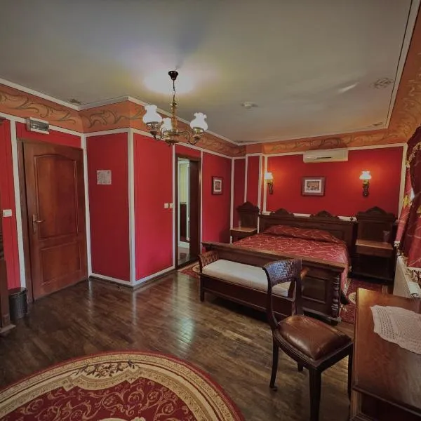 Family Hotel at Renaissance Square, hotel in Plovdiv