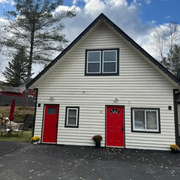 Modern Home &Cozy、レイクプラシッドのホテル