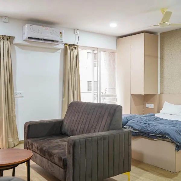 Cozmo Studio, Next to Pune Airport, hotel in Pune