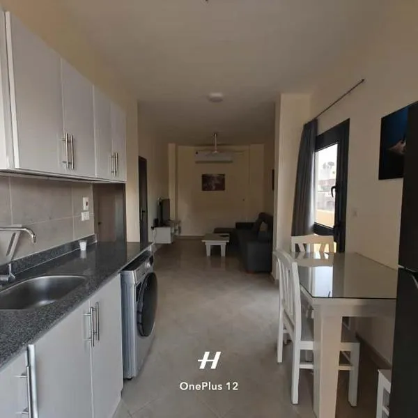 Bayt Hassan S18 - Fabulous Roof top 1 bedroom apartment, hôtel à Hurghada