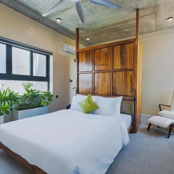 TA Hue Boutique Hotel, hotel in Hue