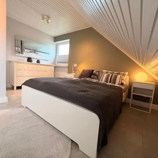 Perfekte Wohnung in perfekter Lage mit Balkon!, hotel em Westerland