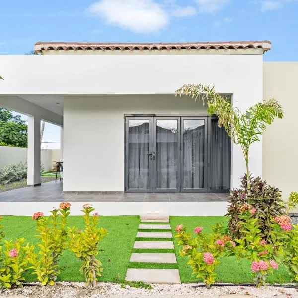 Luxury 2-Bedroom Villa with Private Pool Elisabeth Resort, Curaçao, מלון בווילמסטאד