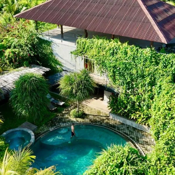 Mangroove Bay Boutique Hostel, hotel in Banyuwedang