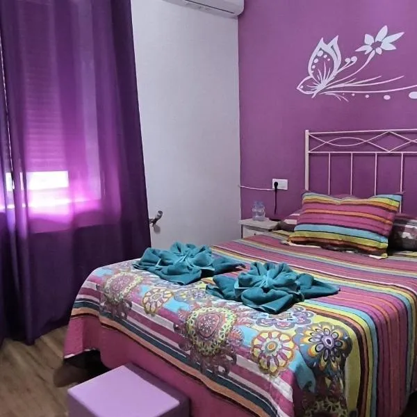 Hostal Hotel EL Chato, hotel v destinaci El Barraco