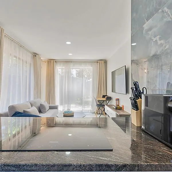 Pristine Modern Cottage with Tennis & Laundry, hotel i Johannesburg