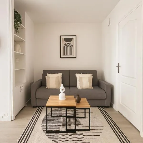 Magnifique appartement au 17 eme、パリのホテル