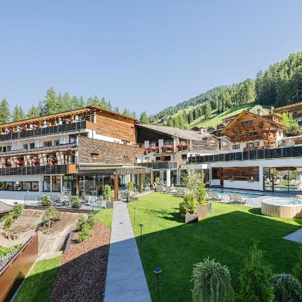 Alpenwellnesshotel St. Veit, khách sạn ở Sesto