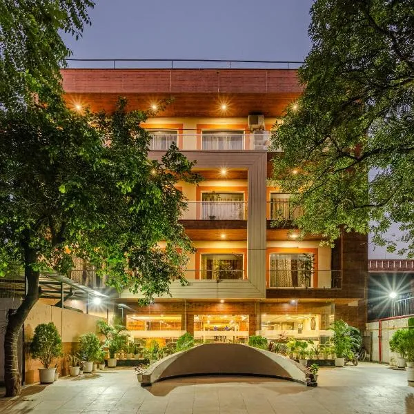 Royal Residence Near 32nd Avenue - Gurugram, khách sạn ở Gurgaon