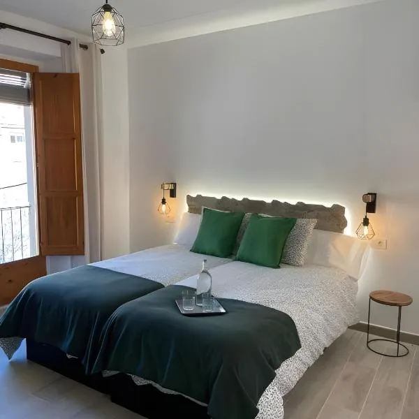 Habitación L'Elefant en Casa Camí de les Aigües Monistrol de Montserrat, hotel in Monistrol