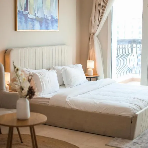 Yas Island Studio Golf Escape, hotel in Yas Island