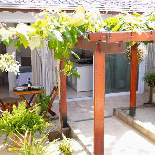 Estúdio privativo para hóspedes, hotel in São Roque