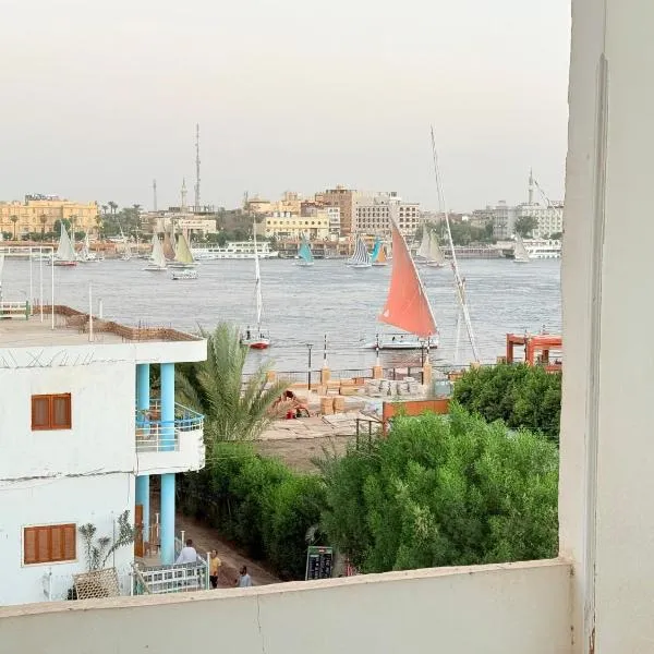 Nile View House, ξενοδοχείο στο Λούξορ