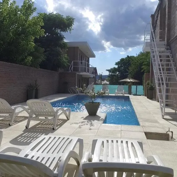 Hotel Dormi's Solo Adultos, hotel em Mina Clavero