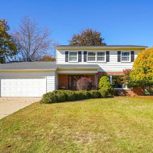 3 Mi to Dtwn Home with Fire Pit and Yard in Jackson, hotel u gradu 'Jackson'