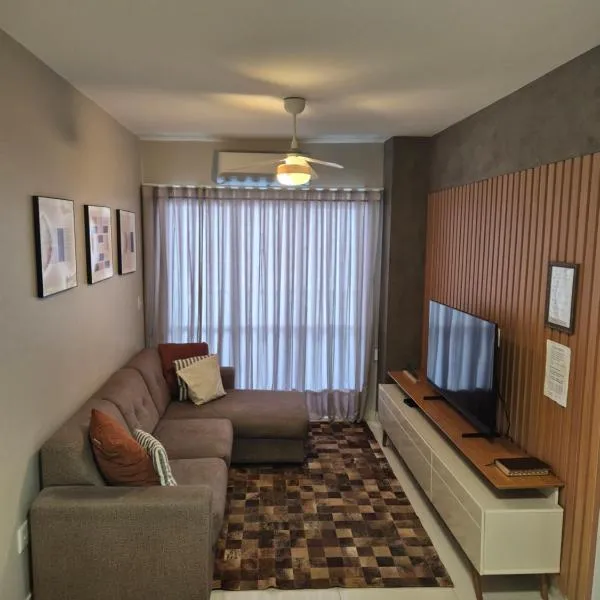 Apartamento Confortável e Espaçoso em Condomínio Familiar, 2 Quartos com 1 suíte e Lazer de Clube، فندق في بيليم
