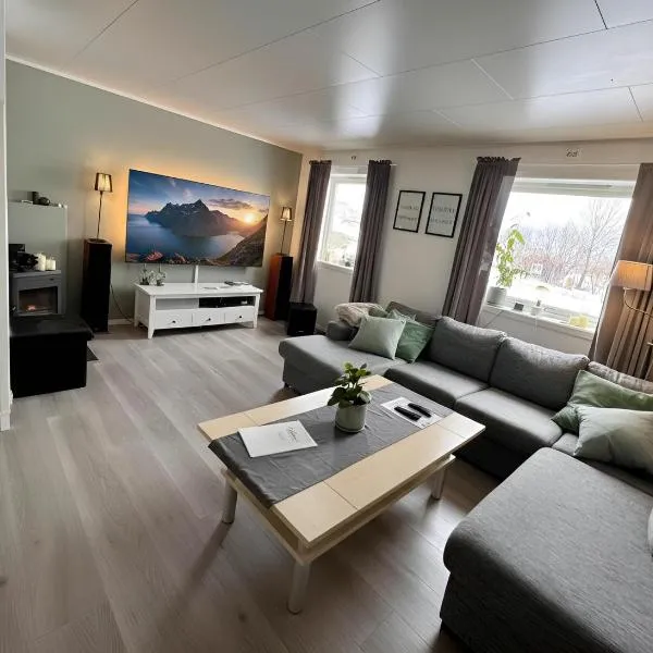 Northern Lights Apt Midtgaard, Kvaløya Tromsø Modern 2BR, Free Parking, ξενοδοχείο στο Τρόμσο