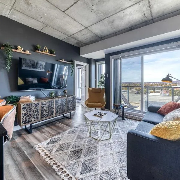 Appartement Luxe, Incredible Sunset View, Pool, Parking, Near Old Québec, hotel en Quebec