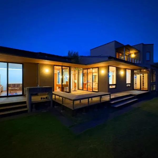 隠れ家アートヴィラ Villa Revolla, hotel v destinaci Makinohara