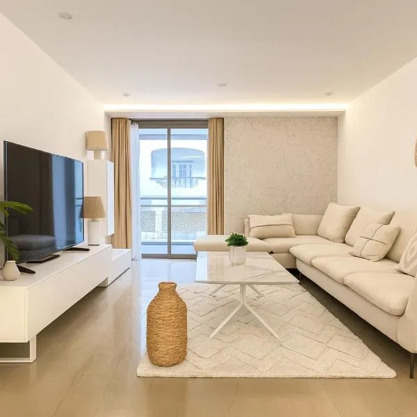 Luxueux immeuble en plein boulevard Sidi Yahia, hotel din Hydra