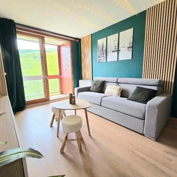 Cosy 28m² Balcon vue Les Sybelles, hotel din Le Corbier