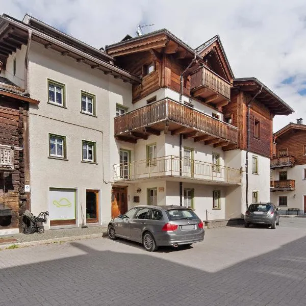 Casa Daniele-Appartamento Livia, hotel v Livignu