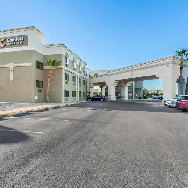 Comfort Inn & Suites Surprise Near Sun City West, ξενοδοχείο σε Surprise