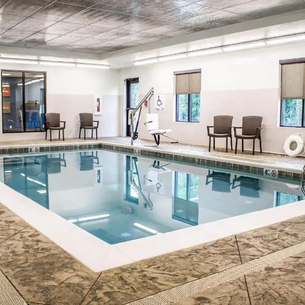 Comfort Suites Hartville-North Canton, hotel in Uniontown