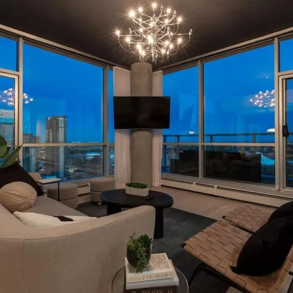 2 Storey Penthouse Panoramic Views Parking Stampede, hotel in Calgary