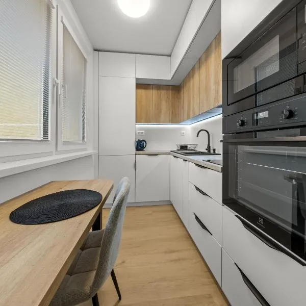 Stylish New Apartment with Parking Place, hotel a Bratislava