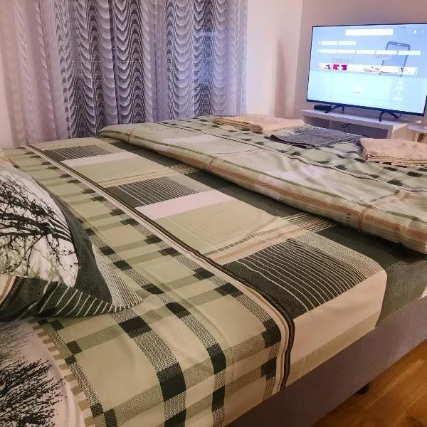 Zmaj LUX, ξενοδοχείο σε Mladenovac