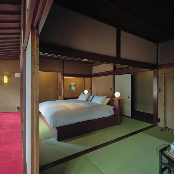 Komado ベンガラ, hotel di Komatsu