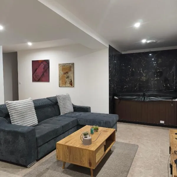 Gite Secret Spa Colmar - 5 pers - jacuzzi - 70m2 - 2 chambres séparés，位于科尔马的酒店