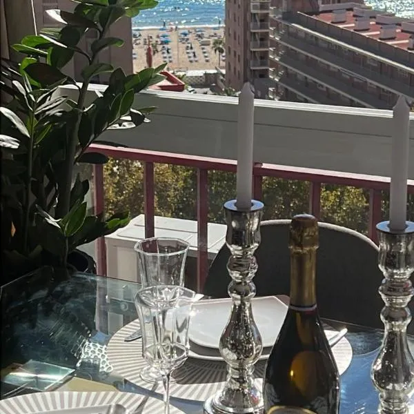 BENI'LOVE en PLAYA VUE MER PANORAMIQUE, Hotel in Benidorm