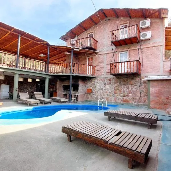 Complejo Turístico Hugo Ávila, hotel en La Rioja