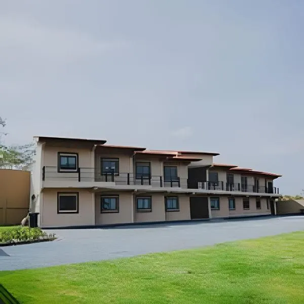 Loft completo e climatizado a 2 minutos do centro, hotel em Cuiabá