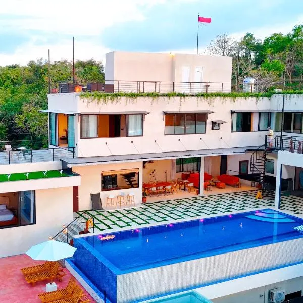 Jiya Villa Uluwatu - Panoramic Terraces with Stunning Views, Luxury Service and Entertainment, Hotel in Uluwatu