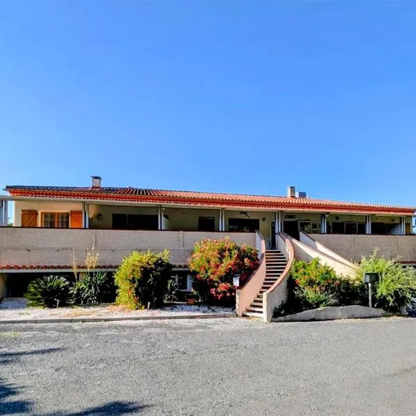 Hôtel Restaurant Mas Le Châtelet, מלון בסן-פול-דו-פונוייה