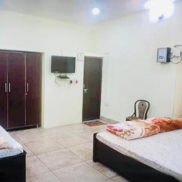 Neelkanth Guest house, hotel in Karwi