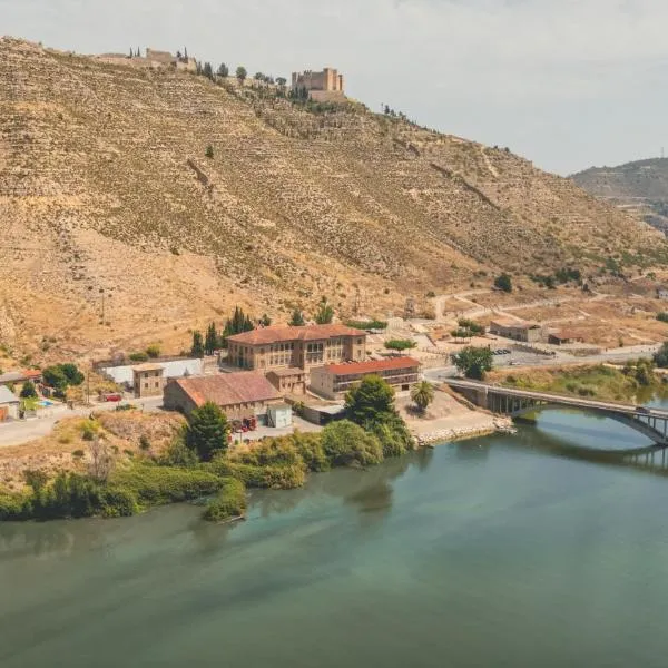 Tres Estrellas Mequinenza, hotel in Mequinenza