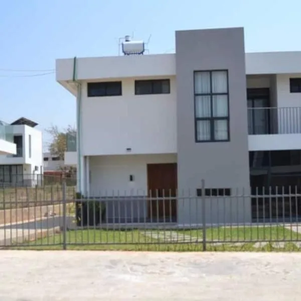 Cozy newly built townhouse, Hotel in Lusaka