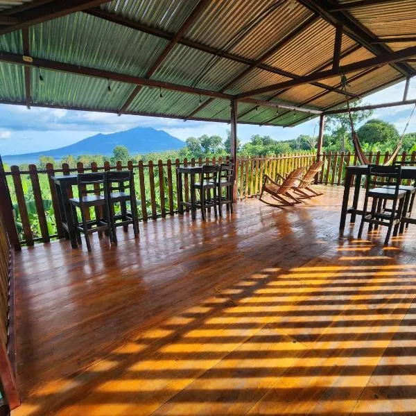 Hostal Bullshark, hotel in Cuatro Esquinas