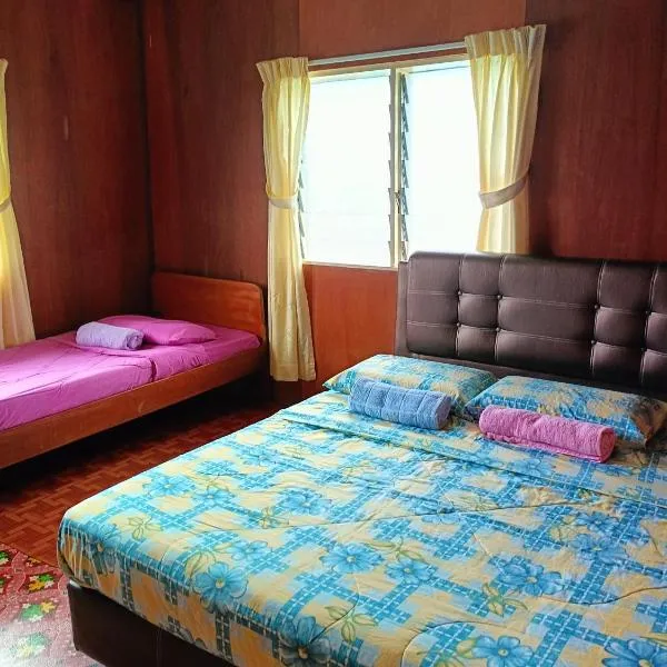 Bulan And Daud Homestay, hotel din Bario