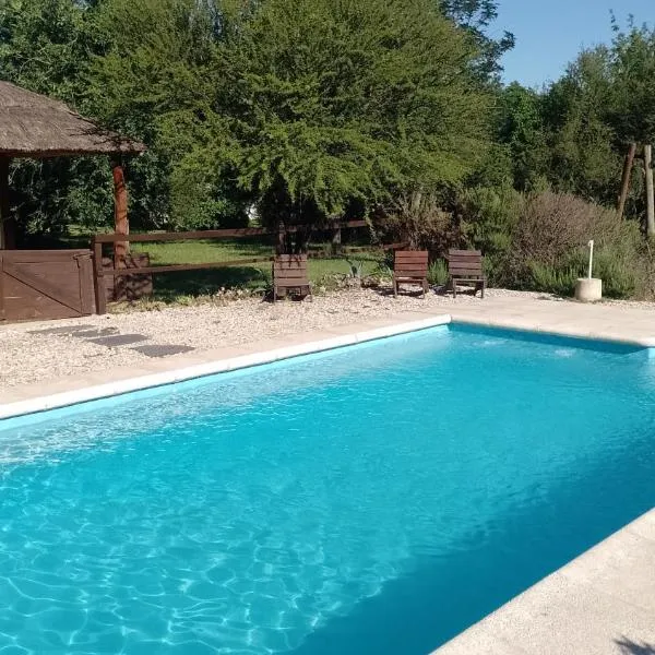 La Brújula Hostel y Club Social, hotel in Mina Clavero