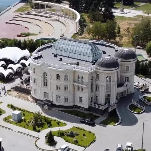 Royal BV, hotel in Ustʼ-Kamenogorsk