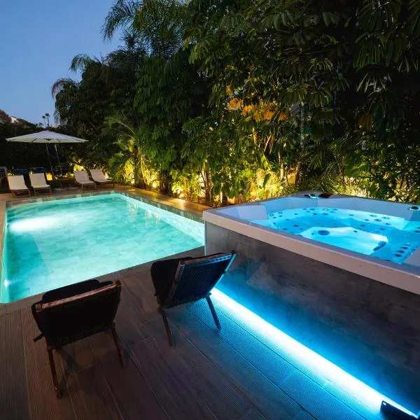 TG NEW Luxury Private Resort & SPA Villas - Heated Salty Swimming Pool, Outdoor Jacuzzi, Sauna, Exotic Garden, hotel in Limassol