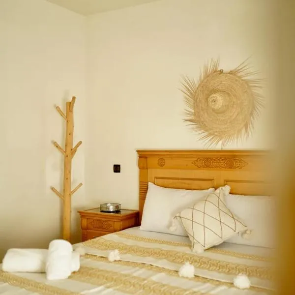 Nest Surf Housse Anza, hôtel à Agadir